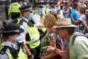 تظاهرات در بریتانیا علیه قرنطینه کرونایی