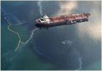میلیون ها بشکه نفت ایران روی آب 