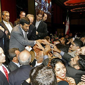 پچپچه ها/ احمدی نژاد به دیدار ایرانیان نیویورک نرفت چون آنها آمدند