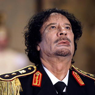 چهار دهه حکومت قذافی: از قهرمان عرب تا شاهنشاه آفریقا