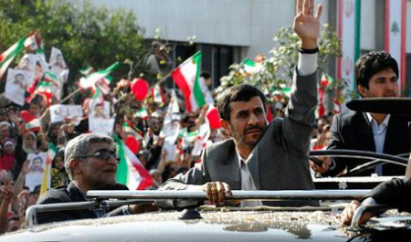 الشرق الاوسط: چه بخواهيم چه نخواهيم سفر احمدى‌نژاد مهم است
