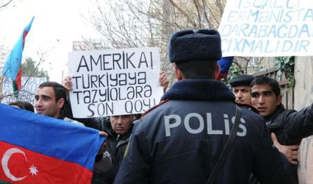 راهکار آذربایجان برای خلاصی از تظاهرات مردمی