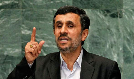 احمدی نژاد در مورد رابطه با آمریکا تصمیم گیر نیست