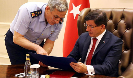 ترکیه گرفتار در دو جنگ متفاوت