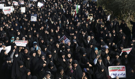 هراس از قیام ژاکوبینی، تهران را آرام نگه داشت