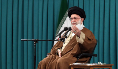رهبر انقلاب: نظر جمهوری اسلامی به دریا ریختن کسی نیست